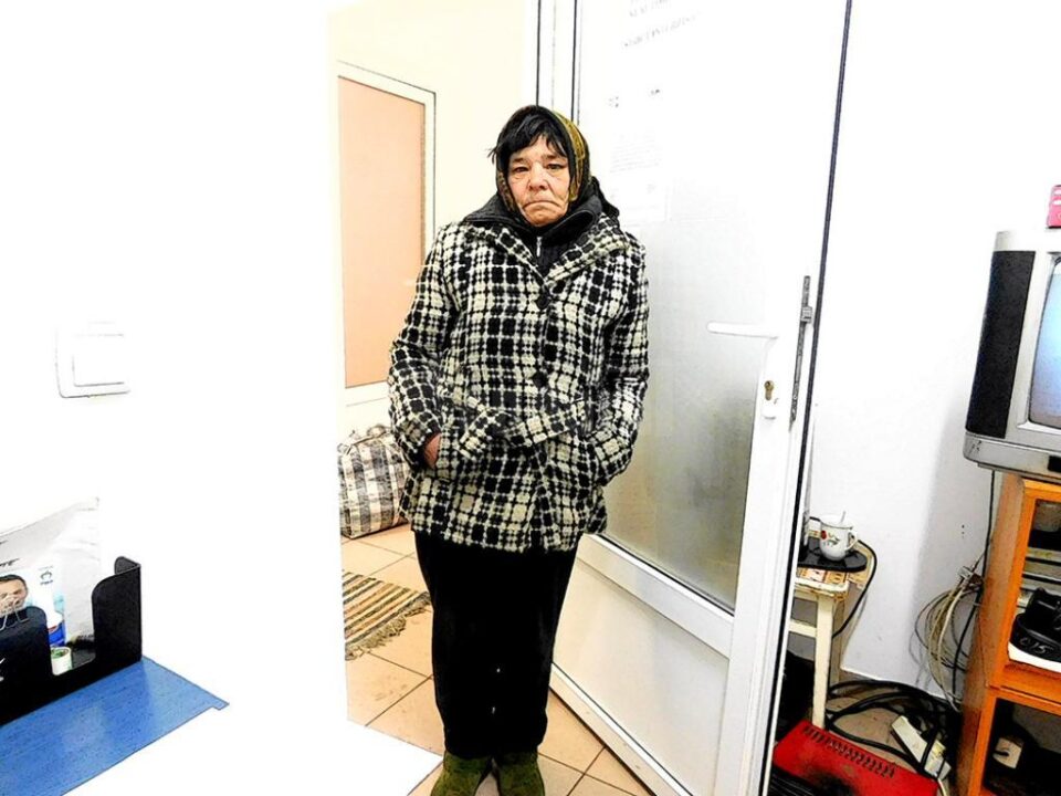 30 de oameni ai străzii, duși la Adăpostul de noapte de polițiștii locali suceveni