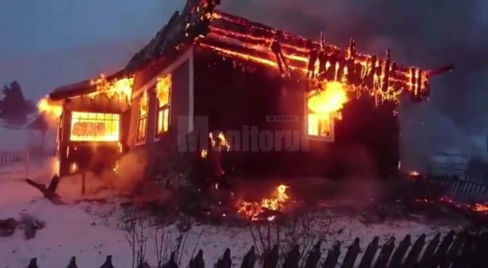 Casa a ars ca o torță Casa a ars ca o torță