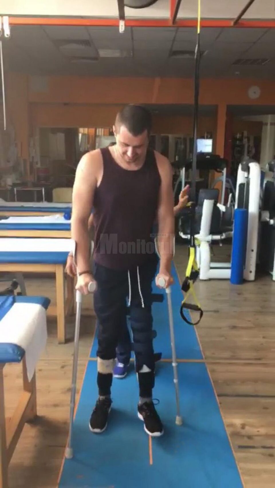 Mădălin Gabriel Ehupov, în vârstă de 24 de ani, are afectată coloana vertebrală