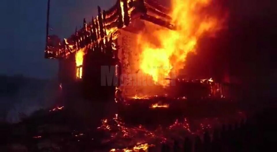 Casa a ars ca o torță