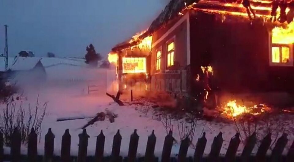 Casa a ars ca o torță