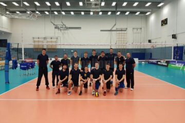 Echipa României sub 21 de ani din care a făcut parte și jucătorul echipei CSM Suceava, Andrei Butnaru (rândul de sus al 6-lea de la stânga la dreapta)