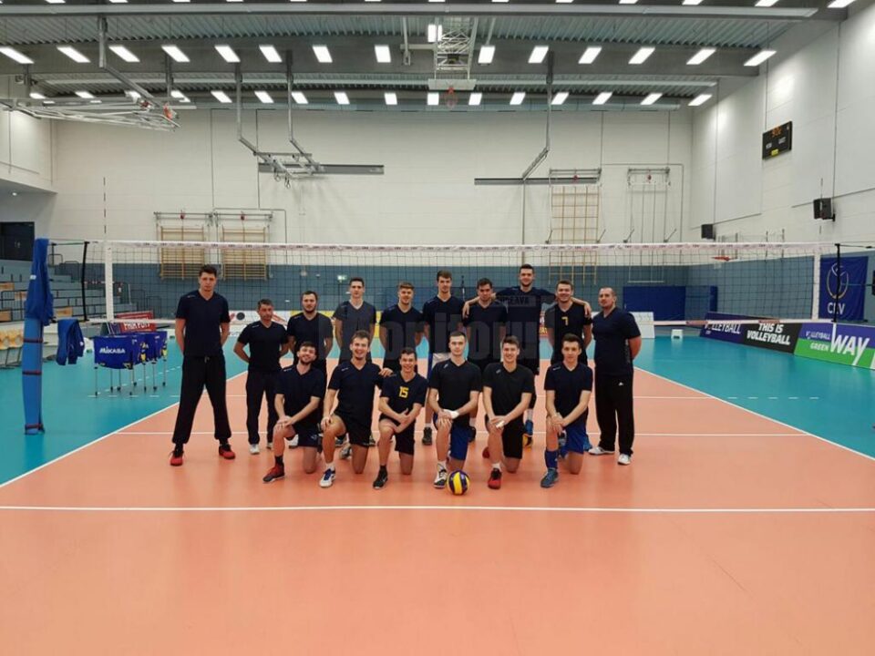 Echipa României sub 21 de ani din care a făcut parte și jucătorul echipei CSM Suceava, Andrei Butnaru (rândul de sus al 6-lea de la stânga la dreapta) Echipa României sub 21 de ani din care a făcut parte și jucătorul echipei CSM Suceava, Andrei Butnaru (rândul de sus al 6-lea de la stânga la dreapta)
