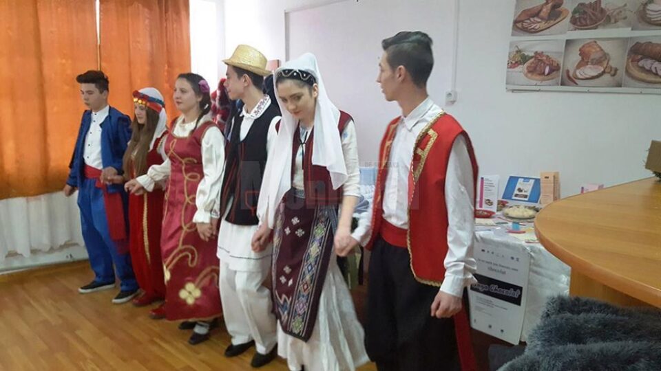 Arc peste spațiu și timp - Colegiul “Alexandru cel Bun” și partenerii de la Colegiul “Delta Dunării” Tulcea