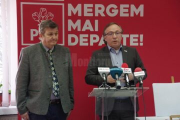 Președintele Organizației Municipale Suceava a PSD, Dan Ioan Cușnir (dreapta), și liderul consilierilor PSD din Consiliul Local Suceava, Vasile Mocanu