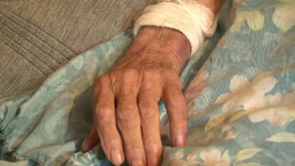 Un bătrân de 84 de ani a murit înghețat în casă. Foto: stirileprotv.ro