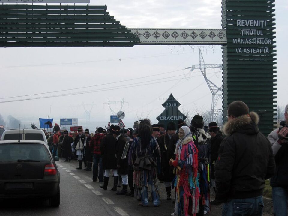Parada de ieri, de la Drăgușeni, a obiceiurilor de Anul Nou pe stil vechi, a fost anulată
