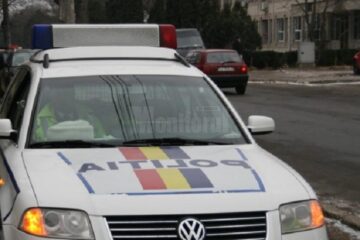 Un tânăr fără permis a provocat o tamponare și a plecat de la locul faptei