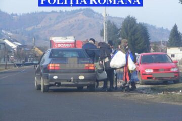 Bătrân de 83 de ani, amendat și lăsat fără mașina cu care făcea transport ilicit de persoane