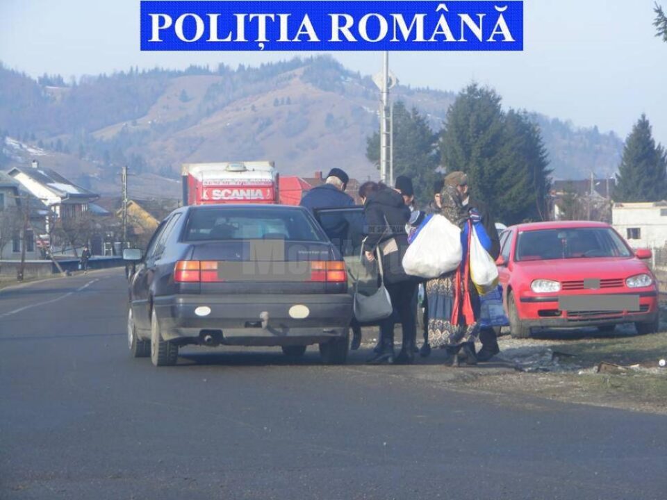 Bătrân de 83 de ani, amendat și lăsat fără mașina cu care făcea transport ilicit de persoane Bătrân de 83 de ani, amendat și lăsat fără mașina cu care făcea transport ilicit de persoane
