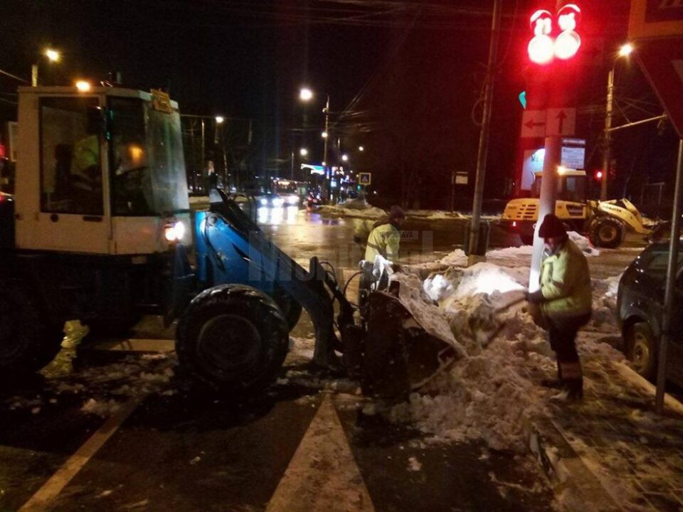 Ridicarea zăpezii din oraș, operațiune scumpă