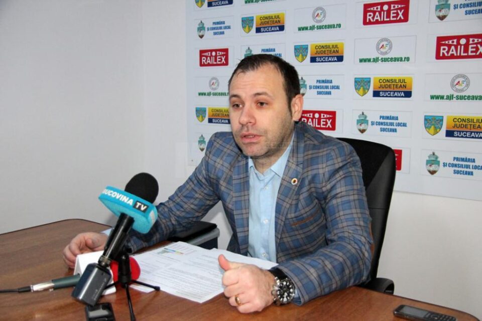 Ciprian Anton: „Campionatul de futsal reprezintă un bonus pentru echipele de fotbal din județ” Ciprian Anton: „Campionatul de futsal reprezintă un bonus pentru echipele de fotbal din județ”