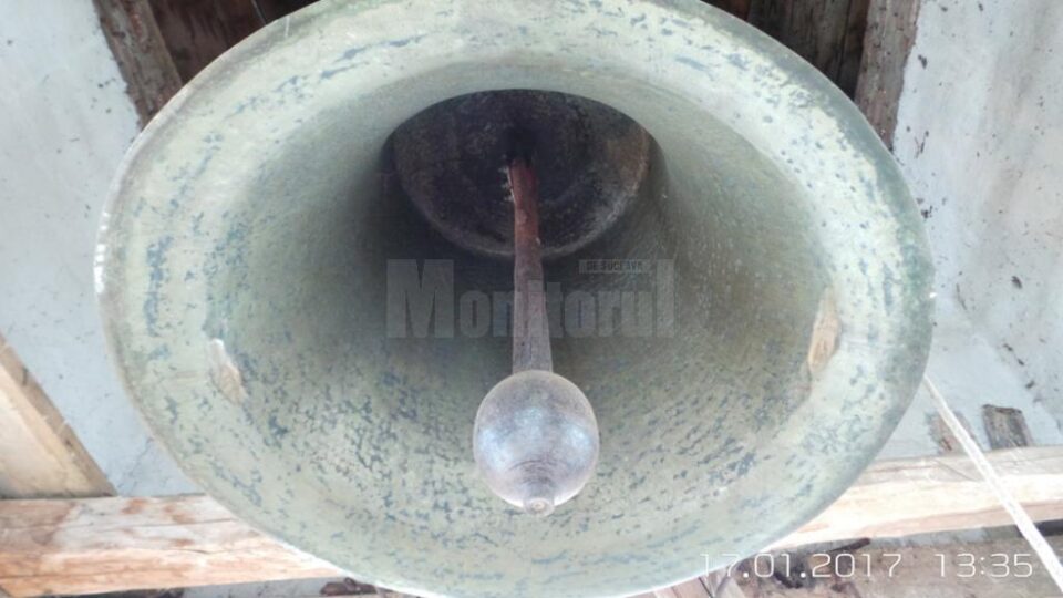 Clopotele bisericii din Știrbăț vor fi acționate în curând printr-un simplu buton din altar ori de pe telefonul mobil