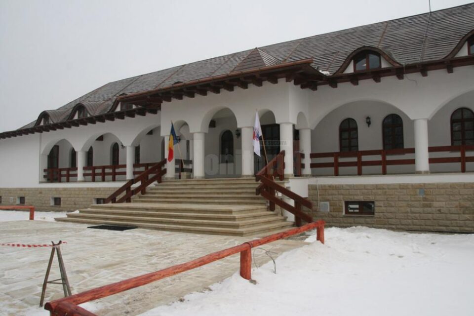 Noul sediu al Arhiepiscopiei Sucevei și Rădăuților a fost finalizat în mai puțin de un an