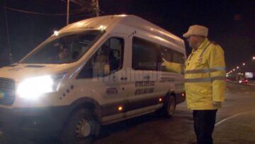 Polițiști de la Biroul Rutier Suceava au fost trimiși la sensul giratoriu de la fostul mall Galleria, iar șoferii nu au mai fost lăsați să circule pe E 85, spre Fălticeni