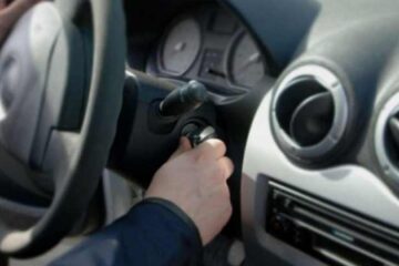 Cinci tineri au furat o mașină lăsată cu cheile în contact Foto www.ziaruldepenet.ro