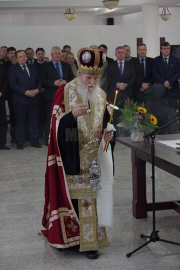 Slujba de sfințire a fost oficiată de ÎPS Pimen, Arhiepiscopul Sucevei și Rădăuților