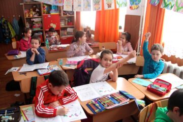 Elevii vor reveni la școală miercuri, 25 ianuarie