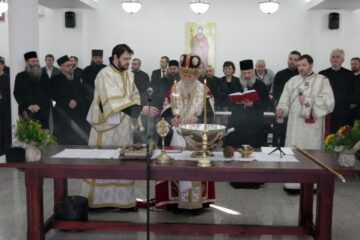Noul sediu al Arhiepiscopiei Sucevei și Rădăuților, sfințit de un sobor de preoți, în frunte cu ÎPS Pimen