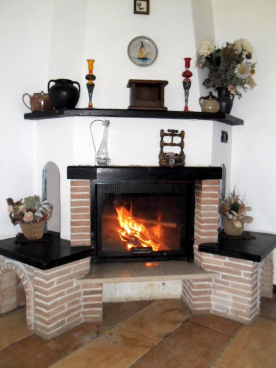 Termoșemineuri cu ardere inversă, pentru încălzirea întregii locuințe, la Erica Ceramica