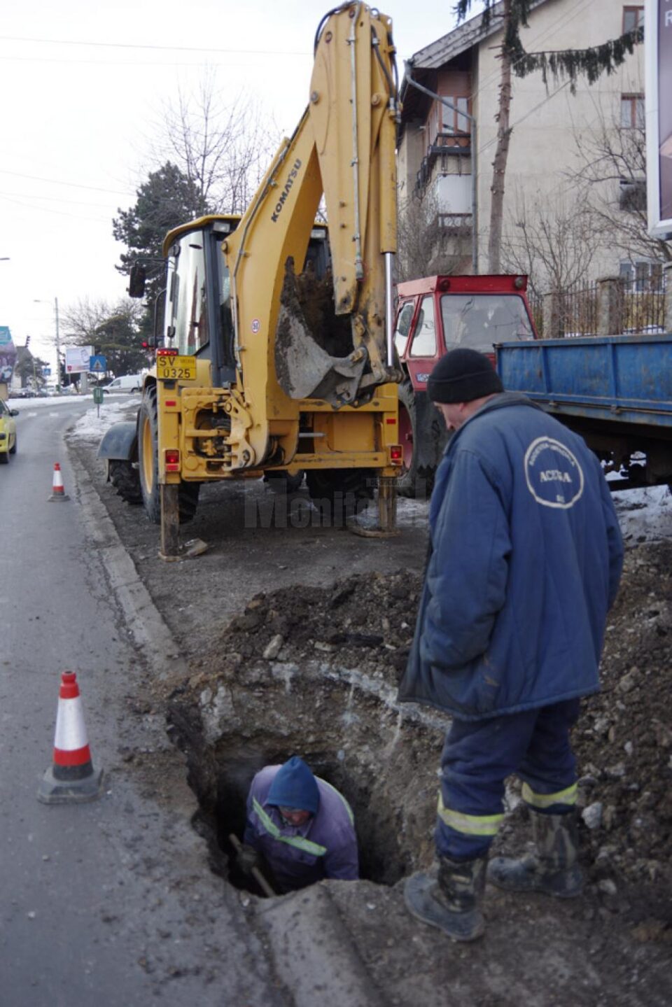 Sursa unor infiltrații de apă, căutată zadarnic de angajații ACET