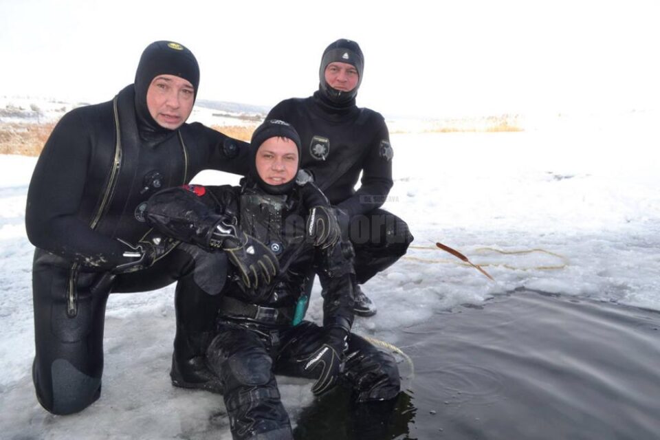 Scafandrii ISU au făcut pregătire în condiții extreme, în iazul Lipoveni