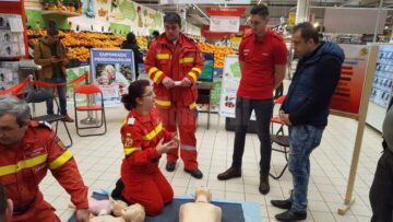 Sucevenii care merg la cumpărături, învățați cum să acorde primul ajutor