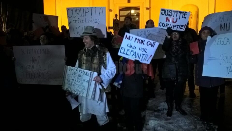 Protest cu aproximativ 200 de suceveni, împotriva grațierii
