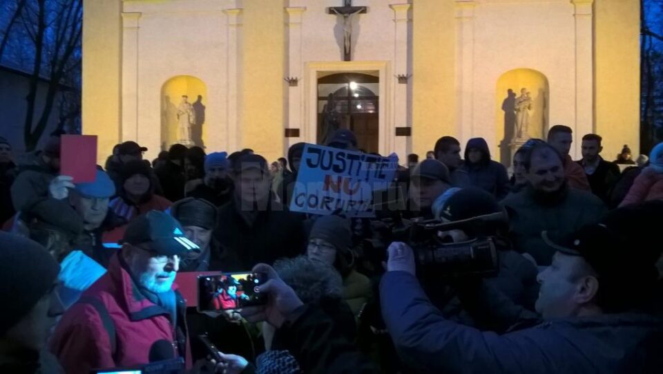Protest cu aproximativ 200 de suceveni, împotriva grațierii