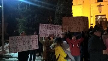 Protest timid, cu aproximativ 200 de suceveni, împotriva grațierii