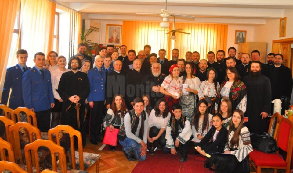 În timpul festivității au fost rememorate momente ale Unirii Principatelor, după care au avut loc momente artistice