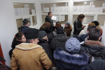 Aglomerație la ghișeele Casei de Pensii