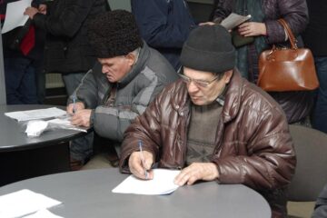 Aglomerație la ghișeele Casei Asigurărilor de Sănătate