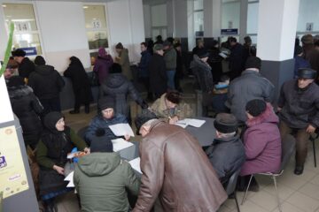 Aglomerație la ghișeele Casei Asigurărilor de Sănătate