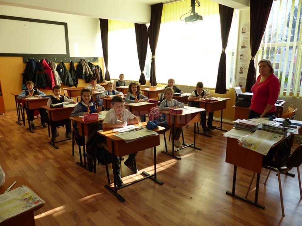 Elevii și studenții au parte doar de o zi de weekend