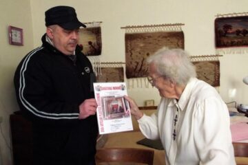 Înmânarea diplomei artistei plastice Ana Candrea Constantin