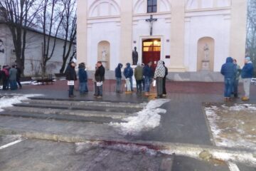 Protest anemic la Suceava