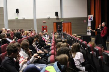 „6,9 pe scara Richter” - o comedie zguduitoare, care a rulat cu sala plină la Cinema Modern