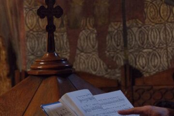 Cântarea bisericească atrage credincioșii către participare la sfintele slujbe