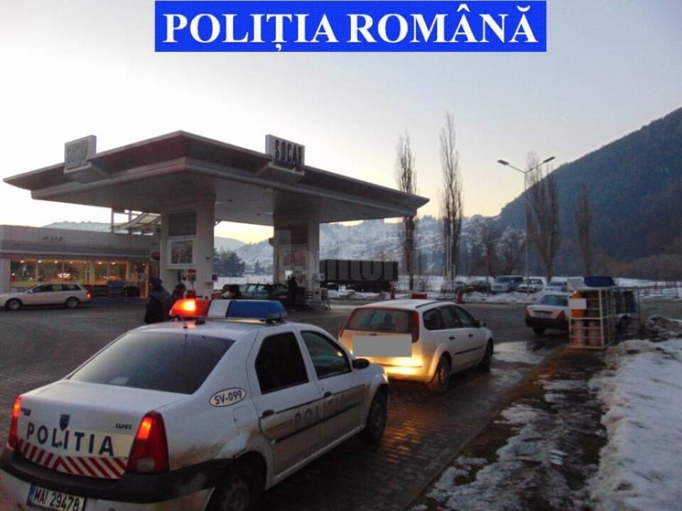 Țigări de contrabandă confiscate și un autoturism indisponibilizat în urma unei acțiuni a polițiștilor în trafic
