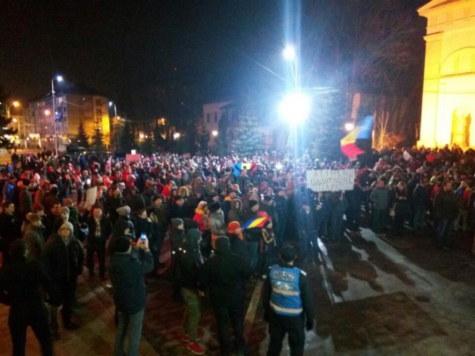 Protestatarii s-au întors în Centru