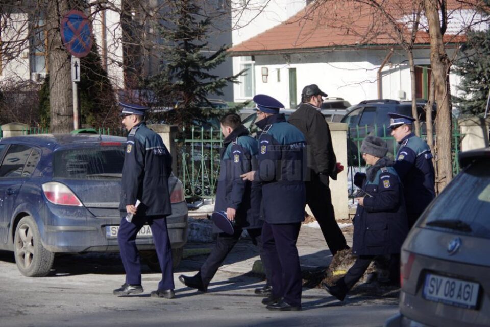 Polițiștii s-au ocupat în ultimele zile de mai multe dosare de furt și distrugere cu autori necunoscuți Polițiștii s-au ocupat în ultimele zile de mai multe dosare de furt și distrugere cu autori necunoscuți