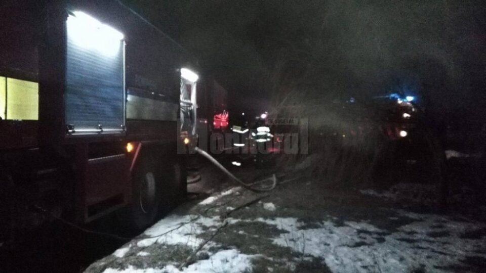 Un incendiu de proporții a distrus o gospodărie din comuna Berchișești