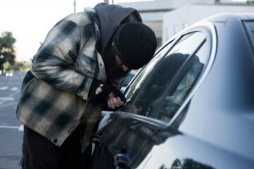 Hoț din mașini. Foto: zch.ro