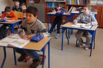 Elevii vor reveni la cursuri luni, 13 februarie