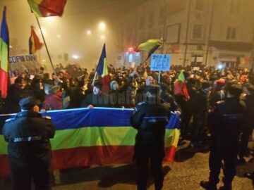 În fața sediului PSD Suceava