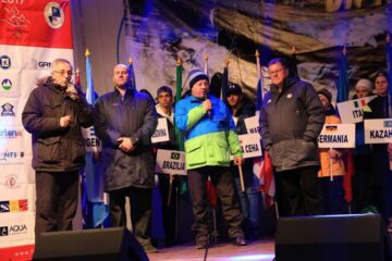 Deschidere spectaculoasă a Campionatului Mondial de sanie pe pistă naturală