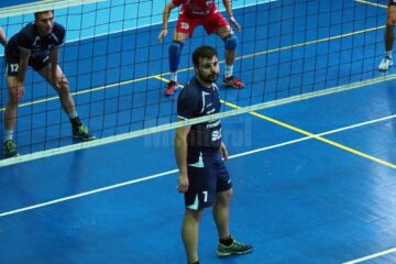 Sucevenii au pierdut pe terenul liderului Dinamo București