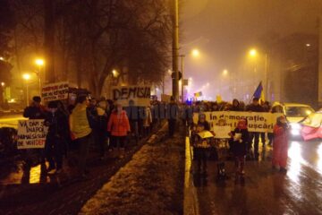 Mii de protestatari au mărșăluit în weekend pe străzile municipiului Suceava