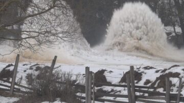 Ieri, pirotehniștii de la ISU Suceava au detonat o parte din aglomerările de gheață